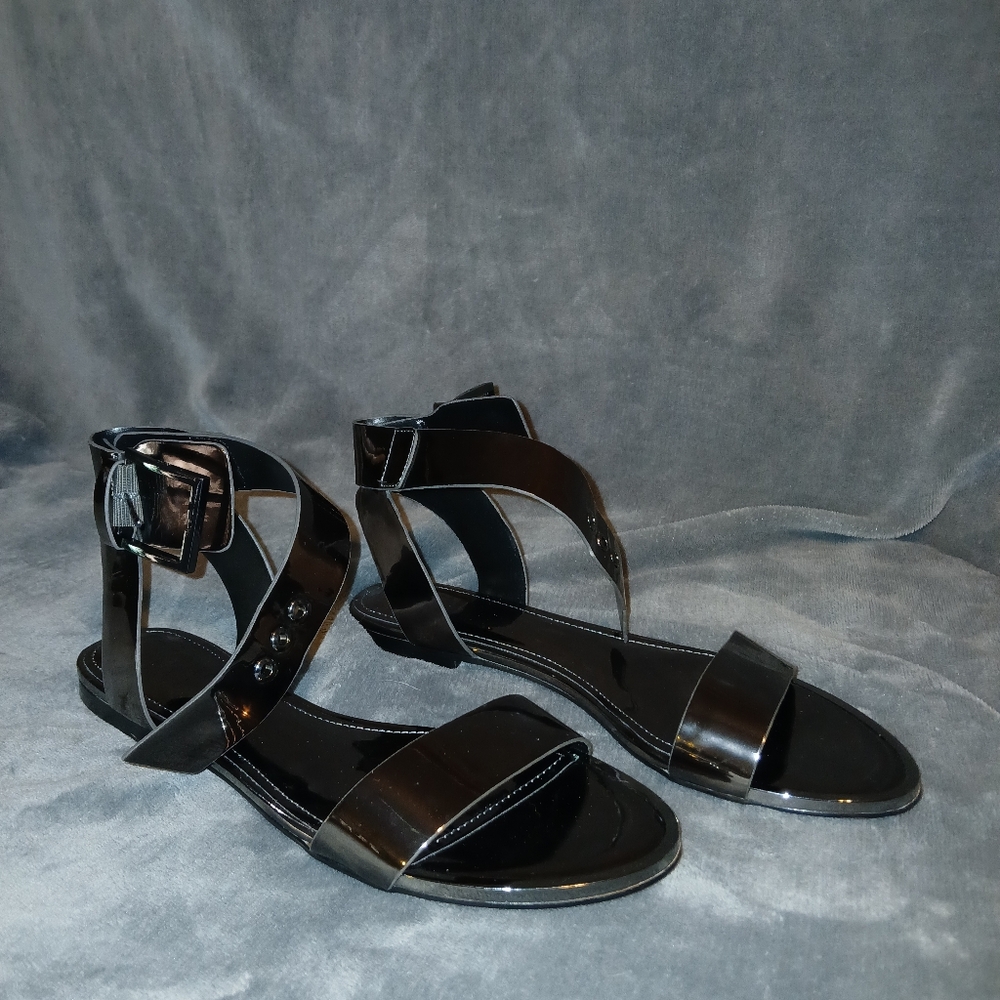 DKNY Women's Transitional Tamara-Flat Ankle Sandal 8.5